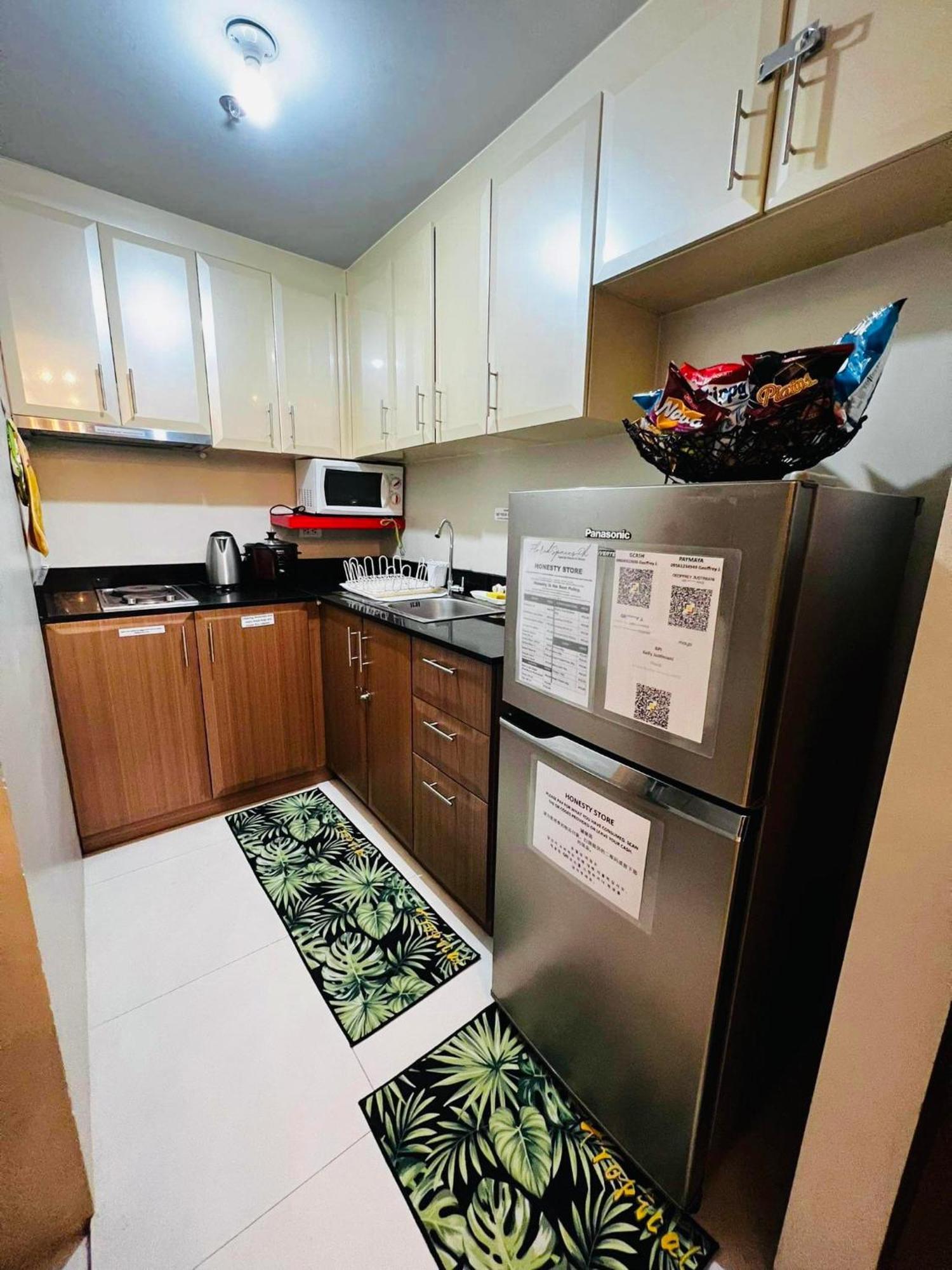 One Palm Tree Villas Condominium - Studio 10Th-O Fl With Balcony - Across Terminal 3 Airport Манила Экстерьер фото